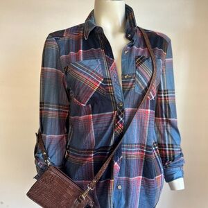 day trip button up plaid shirt XS